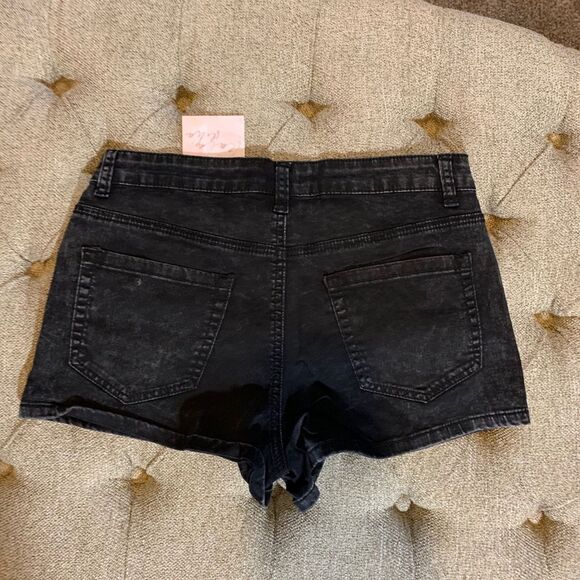 ‎Denim “Booty” Shorts - Picture 13 of 14